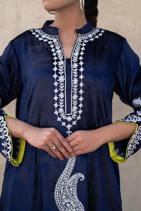 Wazir C Blue Velvet Embroidery Split V-neck, Collared Kashmiri Tilla Kaftan at Aza Fashions Wazir C_Blue Velvet Embroidery Split V-neck, Collared Kashmiri Tilla Kaftan _at_Aza_Fashions