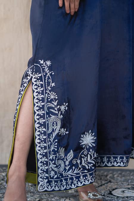 Shop Wazir C Blue Velvet Embroidery Split V-neck, Collared Kashmiri Tilla Kaftan Shop_Wazir C_Blue Velvet Embroidery Split V-neck, Collared Kashmiri Tilla Kaftan