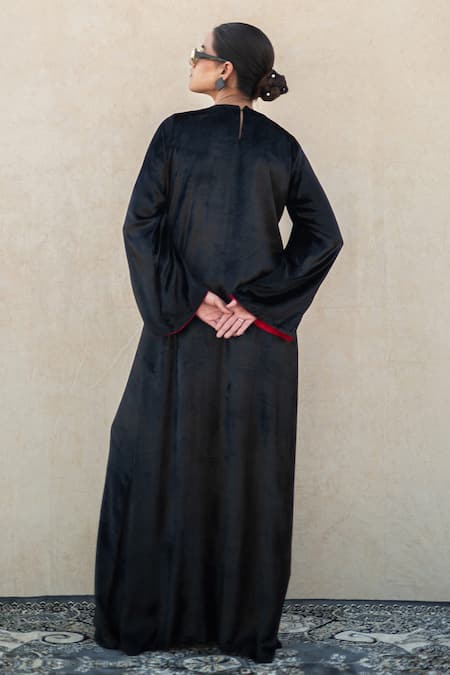 Shop Wazir C Black Embroidery, Metallic Thread, Piping Makhmal Kashmiri Tilla And Aari Dress at Aza Fashions Shop_Wazir C_Black Embroidery, Metallic Thread, Piping Makhmal Kashmiri Tilla And Aari Dress _at_Aza_Fashions