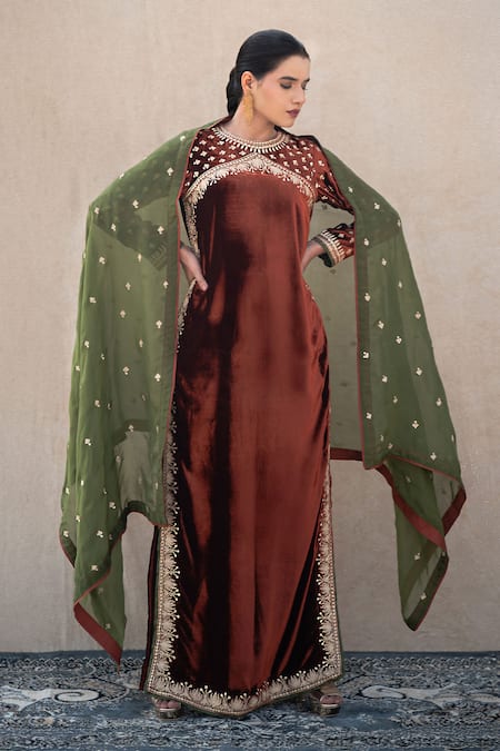 Wazir C Rust Velvet, Silk, Organza Embroidery, Metallic Kashmiri Golden Tilla Kurta Set 