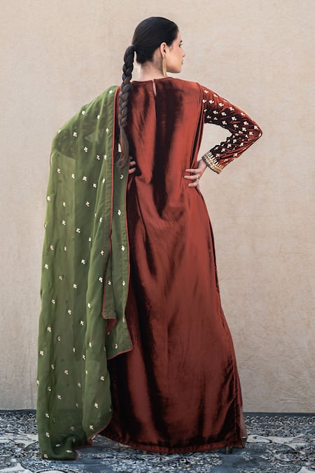 Shop Wazir C Rust Velvet, Silk, Organza Embroidery, Metallic Kashmiri Golden Tilla Kurta Set at Aza Fashions Shop_Wazir C_Rust Velvet, Silk, Organza Embroidery, Metallic Kashmiri Golden Tilla Kurta Set _at_Aza_Fashions