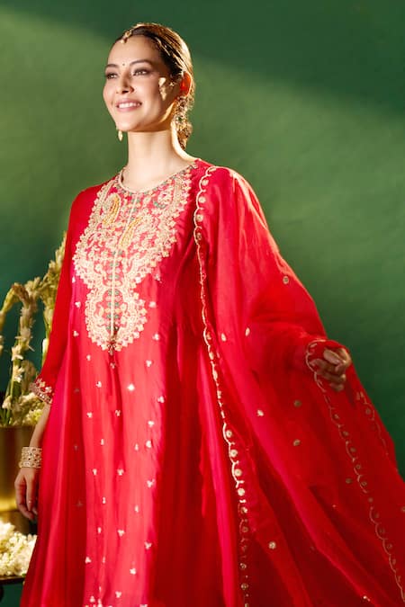 Samyukta Singhania Red Organza, Silk, Shantoon Embroidery, Sequins Round Neck, Keyhole Anarkali Set at Aza Fashions Samyukta Singhania_Red Organza, Silk, Shantoon Embroidery, Sequins Round Neck, Keyhole Anarkali Set _at_Aza_Fashions