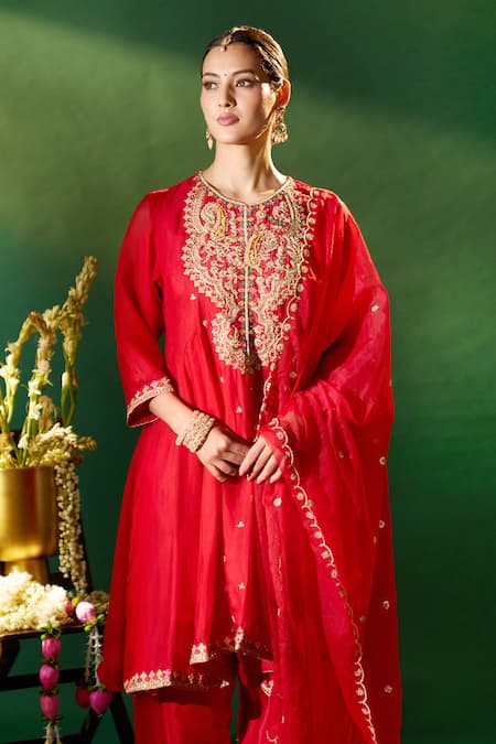 Shop Samyukta Singhania Red Organza, Silk, Shantoon Embroidery, Sequins Round Neck, Keyhole Anarkali Set Shop_Samyukta Singhania_Red Organza, Silk, Shantoon Embroidery, Sequins Round Neck, Keyhole Anarkali Set