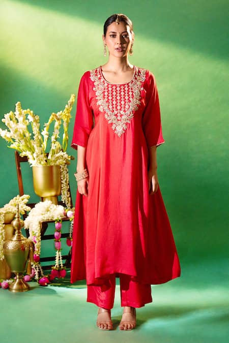 Buy Samyukta Singhania Red Silk, Shantoon, Chiffon Embroidery, Sequins Round Neck Kurta Set Online at Aza Fashions Buy_Samyukta Singhania_Red Silk, Shantoon, Chiffon Embroidery, Sequins Round Neck Kurta Set _Online_at_Aza_Fashions