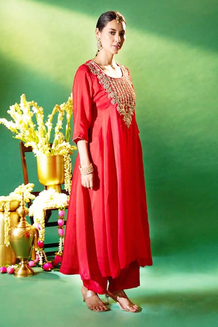 Samyukta Singhania Red Silk, Shantoon, Chiffon Embroidery, Sequins Round Neck Kurta Set at Aza Fashions Samyukta Singhania_Red Silk, Shantoon, Chiffon Embroidery, Sequins Round Neck Kurta Set _at_Aza_Fashions