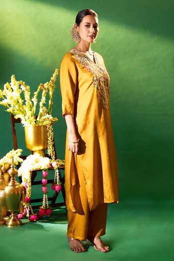 Shop Samyukta Singhania Mustard Shantoon, Chiffon Embroidery, Piping V-neck Kurta Set Online at Aza Fashions Shop_Samyukta Singhania_Mustard Shantoon, Chiffon Embroidery, Piping V-neck Kurta Set _Online_at_Aza_Fashions