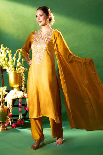 Samyukta Singhania Mustard Shantoon, Chiffon Embroidery, Piping V-neck Kurta Set at Aza Fashions Samyukta Singhania_Mustard Shantoon, Chiffon Embroidery, Piping V-neck Kurta Set _at_Aza_Fashions