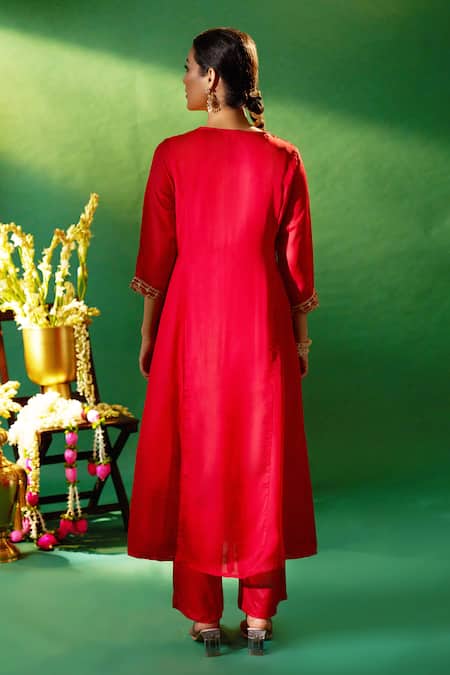 Samyukta Singhania Embroidered Organza Silk Kurta Set 