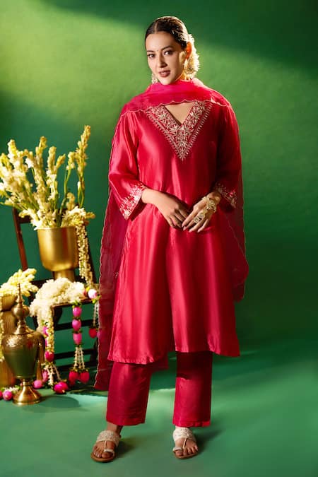 Samyukta Singhania Kora Silk Hand Embroidered Kurta Set