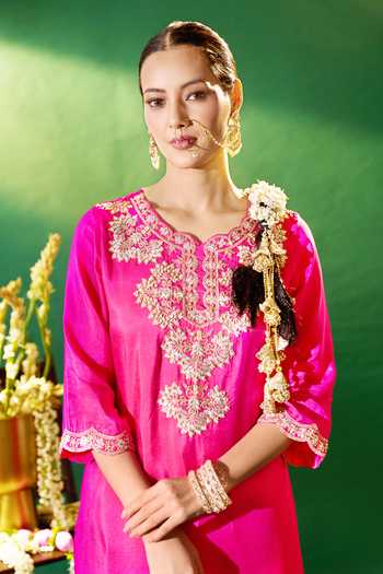 Buy Samyukta Singhania Fuchsia Silk, Shantoon, Chiffon Embroidery, Zari V-neck Kurta Set Buy_Samyukta Singhania_Fuchsia Silk, Shantoon, Chiffon Embroidery, Zari V-neck Kurta Set