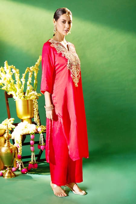 Shop Samyukta Singhania Red Silk, Shantoon, Chiffon Embroidery Split V-neck Kurta Pant Set Online at Aza Fashions Shop_Samyukta Singhania_Red Silk, Shantoon, Chiffon Embroidery Split V-neck Kurta Pant Set _Online_at_Aza_Fashions