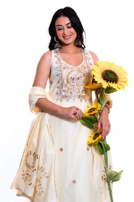 Amaltas Couture Off White Chanderi Embroidery, Gota Patti Round Neck Kurta Sharara Set at Aza Fashions Amaltas Couture_Off White Chanderi Embroidery, Gota Patti Round Neck Kurta Sharara Set _at_Aza_Fashions
