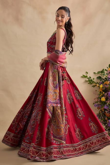Buy_Kalista_Magenta Viscose, Silk, Tissue Embroidery, Sequins, Aashna Paisley Lehenga Set 