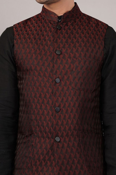 Buy_Abraham And Thakore_Maroon Silk Tanchoi Jali Bundi _Online_at_Aza_Fashions