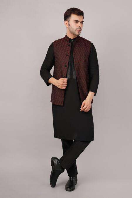 Abraham And Thakore_Maroon Silk Tanchoi Jali Bundi _at_Aza_Fashions
