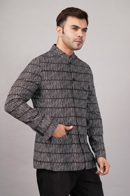 Buy Abraham And Thakore Black Gabardine Broken Rows Jacket Online at Aza Fashions Buy_Abraham And Thakore_Black Gabardine Broken Rows Jacket _Online_at_Aza_Fashions