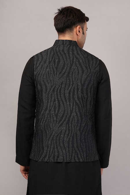 Abraham And Thakore Zebra Aari Bundi