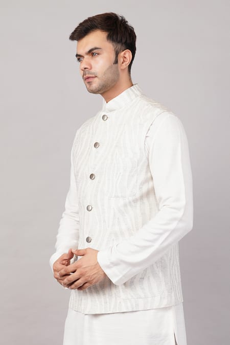 Buy Abraham And Thakore Ivory Cotton Embroidery Zebra Aari Bundi Online at Aza Fashions Buy_Abraham And Thakore_Ivory Cotton Embroidery Zebra Aari Bundi _Online_at_Aza_Fashions