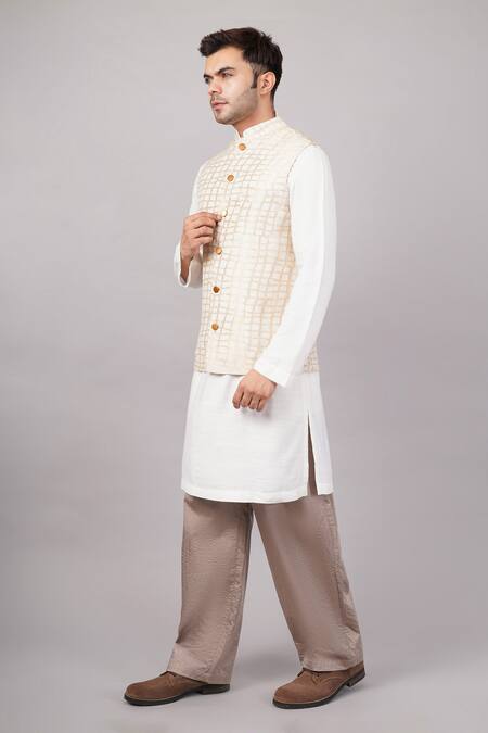 Abraham And Thakore Ivory Silk, Cotton Lattice Brocade Bundi Online at Aza Fashions Abraham And Thakore_Ivory Silk, Cotton Lattice Brocade Bundi _Online_at_Aza_Fashions