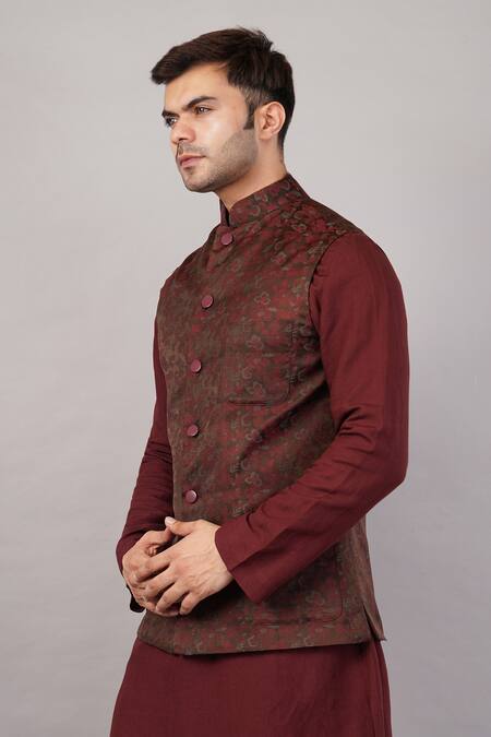 Abraham And Thakore_Maroon Silk Tanchoi Floral Pattern Bundi _Online_at_Aza_Fashions