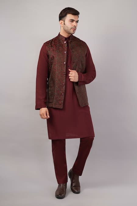 Abraham And Thakore_Maroon Silk Tanchoi Floral Pattern Bundi _at_Aza_Fashions