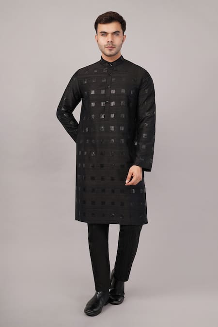 Abraham And Thakore Foil Applique Kurta