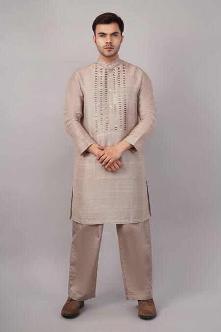 Shop_Abraham And Thakore_Beige Dupion Sequins Dash Pattern Kurta _Online_at_Aza_Fashions