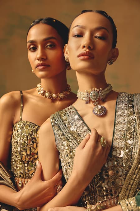 Basanti - Kapde Aur Koffee Green Brocade Sequins, Beads, Zari V-neck The Olive Blush Lehenga Set Online at Aza Fashions Basanti - Kapde Aur Koffee_Green Brocade Sequins, Beads, Zari V-neck The Olive Blush Lehenga Set _Online_at_Aza_Fashions