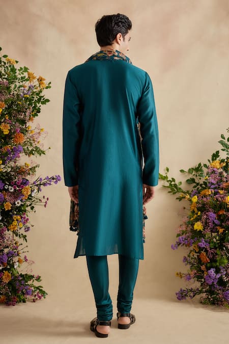 Kalista Aarush Kurta Set With Floral Dupatta
