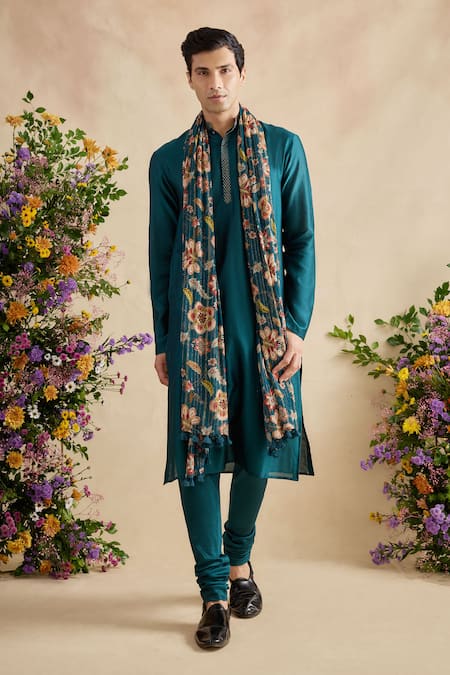 Kalista Aarush Kurta Set With Floral Dupatta