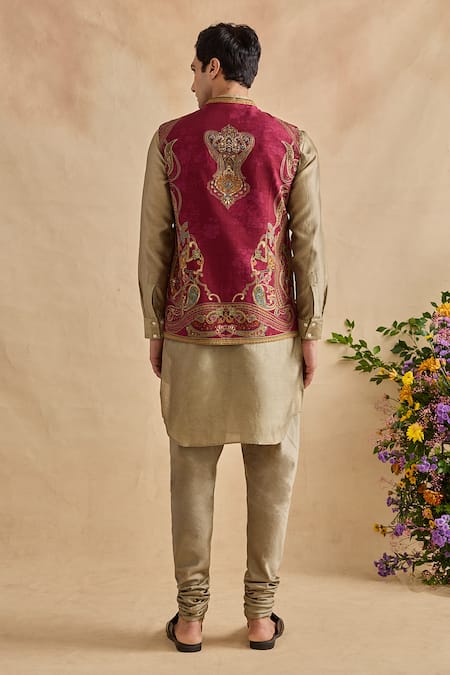 Kalista Saransh Paisley Embroidered Bundi Kurta Set