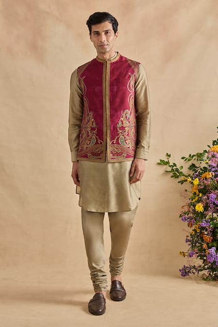 Kalista Saransh Paisley Embroidered Bundi Kurta Set