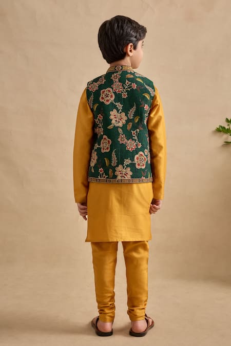 Kalista Ravik Floral Embroidered Bundi Kurta Set 