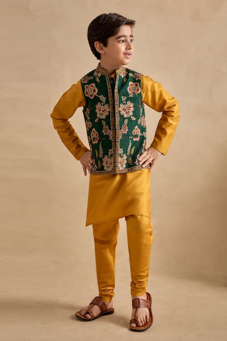 Kalista Ravik Floral Embroidered Bundi Kurta Set 