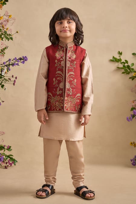 Kalista Ishvik Embroidered Bundi Kurta Set 