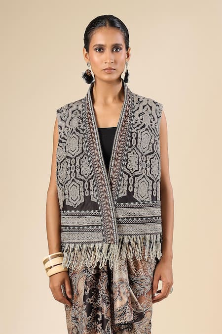 Tarun Tahiliani_Black Beads, Metallic Thread V-neck Geometric Embroidered Gilet _Online_at_Aza_Fashions