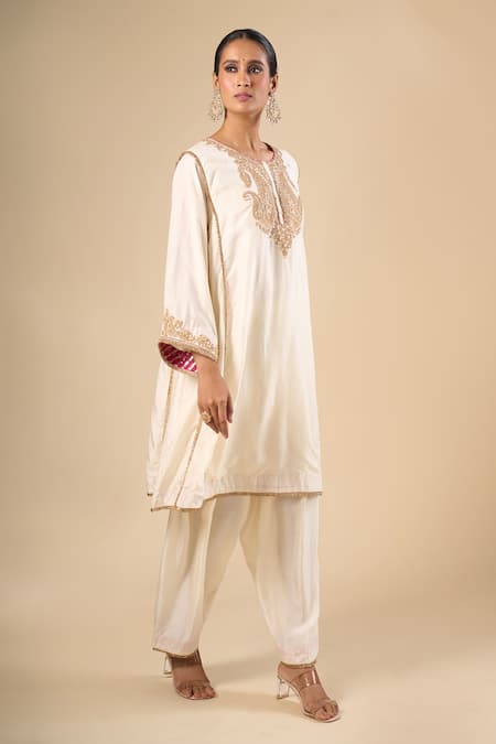 Buy_Sheetal Batra_White Embroidery, Zari Round Neck Kurta And Pant Set _Online_at_Aza_Fashions