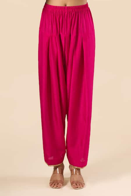 Sheetal Batra_Fuchsia Embroidery, Zari V-neck Yoke Kurta And Pant Set _at_Aza_Fashions