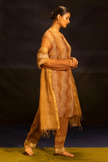 Shop Banana Labs Brown Kota Doria, Cotton Round Neck Woven Wave Pattern Kurta And Pant Set Online at Aza Fashions Shop_Banana Labs_Brown Kota Doria, Cotton Round Neck Woven Wave Pattern Kurta And Pant Set _Online_at_Aza_Fashions