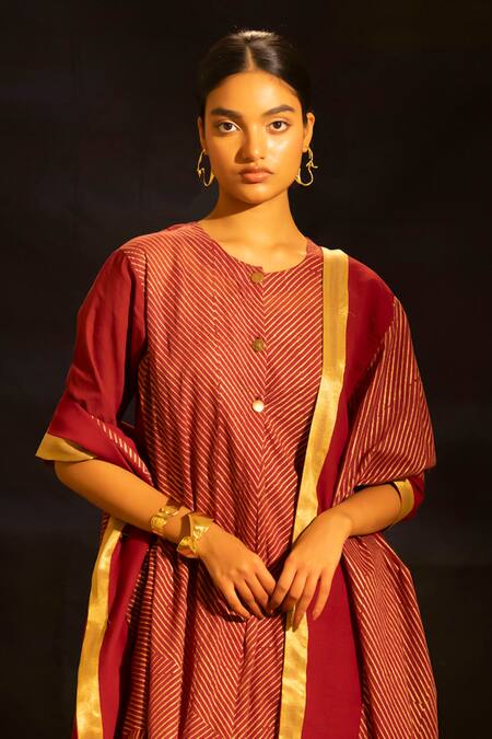 Banana Labs_Maroon Cotton Round Neck Striped Kurta Pant Set _at_Aza_Fashions