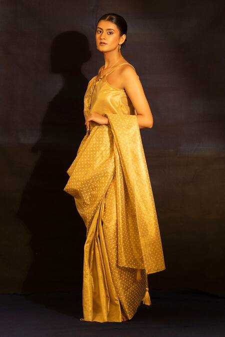 Buy_Banana Labs_Gold Tassels Zari Polka Dot Saree 