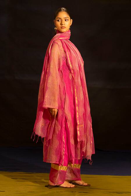 Shop_Banana Labs_Pink Kota Doria, Cotton Zari V-neck Woven Wave Pattern Kurta Palazzo Set 