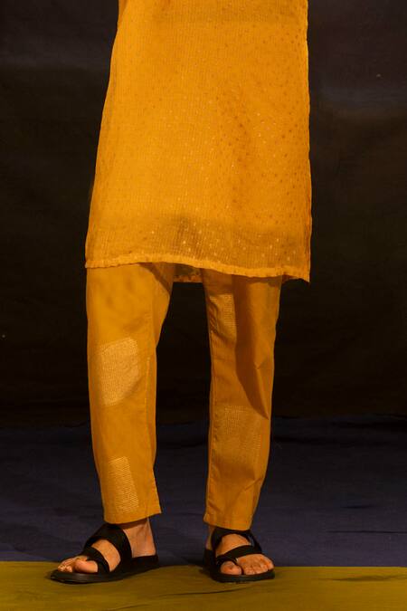 Banana Labs_Mustard Kota Doria, Cotton Printed Kurta And Pant Set _Online_at_Aza_Fashions