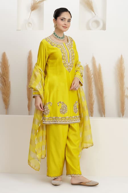 Buy_BAIDEHI_Mustard Chanderi Silk, Organza Sequins, Beads, Pearls, Zari, Kurta Set 
