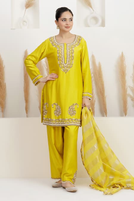 Shop_BAIDEHI_Mustard Chanderi Silk, Organza Sequins, Beads, Pearls, Zari, Kurta Set 