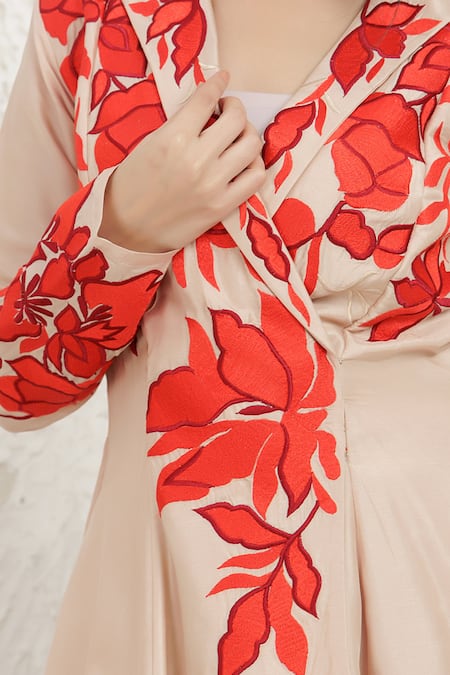 BAIDEHI_Beige Bemberg, Silk Applique, Embroidery V-neck Kurta And Palazzo Set _Online_at_Aza_Fashions