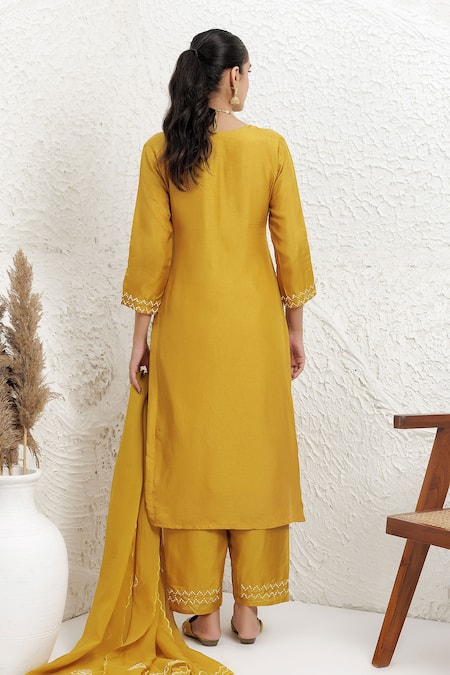 BAIDEHI French Knot Embroidered Kurta Set 