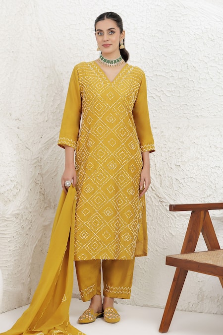 Buy_BAIDEHI_Mustard Silk, Organza Embroidery V-neck French Knot Kurta Set _Online_at_Aza_Fashions