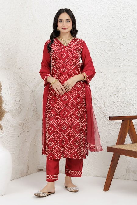 BAIDEHI French Knot Embroidered Kurta Set 