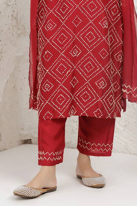 BAIDEHI_Red Silk, Organza Embroidery V-neck French Knot Kurta Set _Online_at_Aza_Fashions